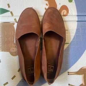 Women’s Frye Leather Flats brown / tan